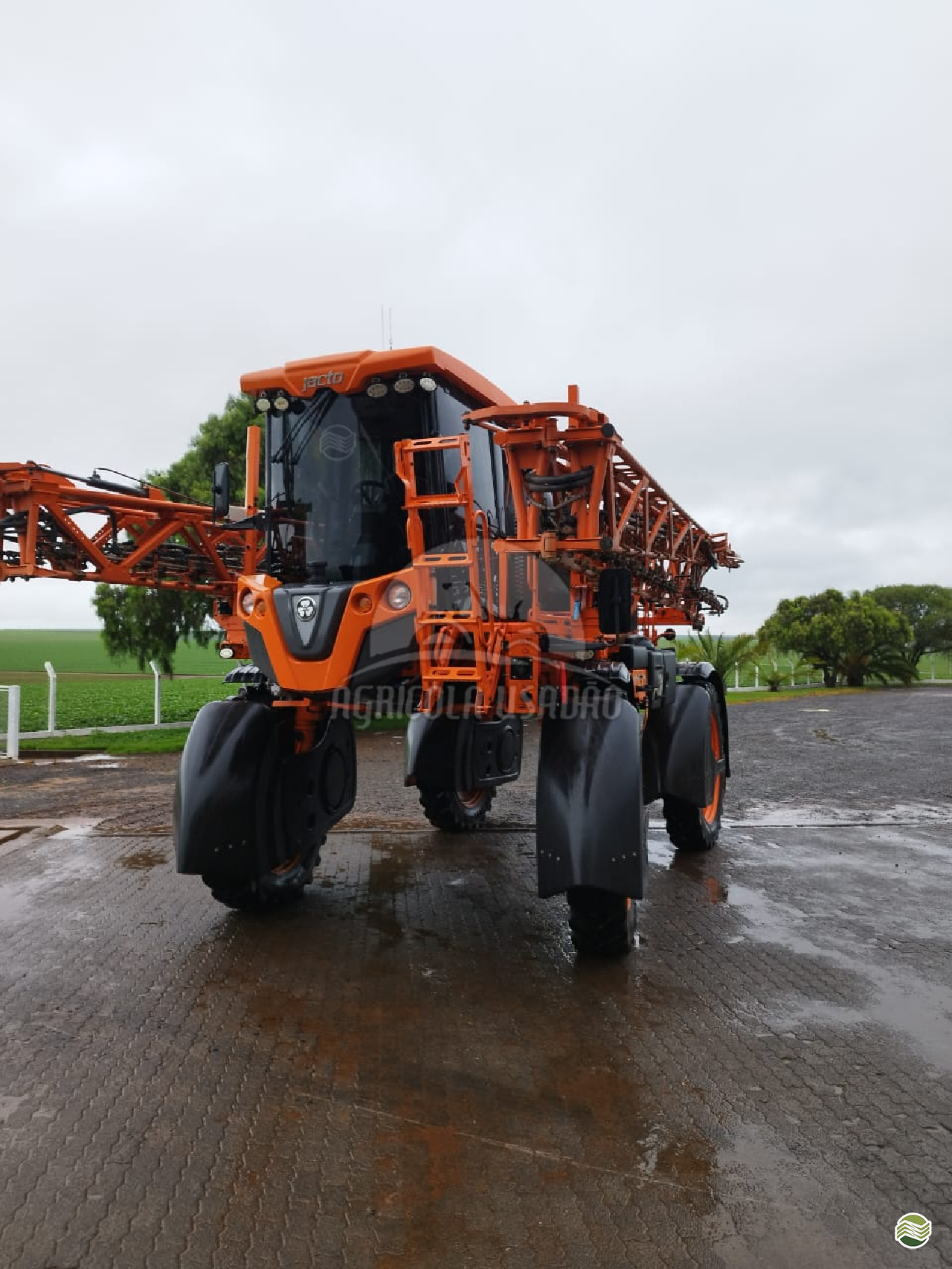 PULVERIZADOR JACTO UNIPORT 3030 Tração 4x4 Agrícola Usadão TAQUARITUBA SÃO PAULO SP
